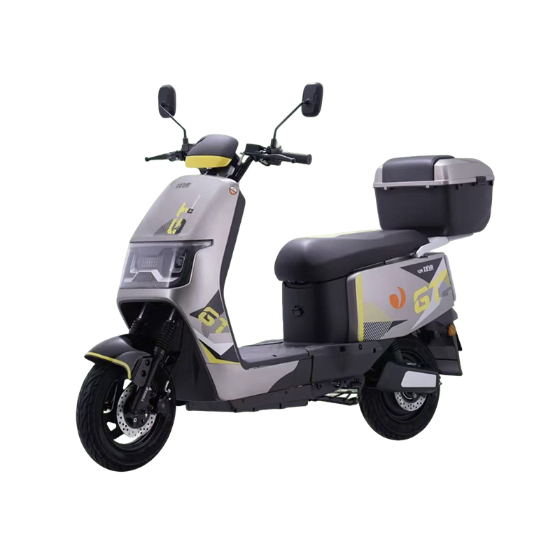 Hvordan fungerer den Versatile Motorcycles fjæringssystem på både urbane veier og terreng sammenlignet med dedikerte dual-sport motorsykler?